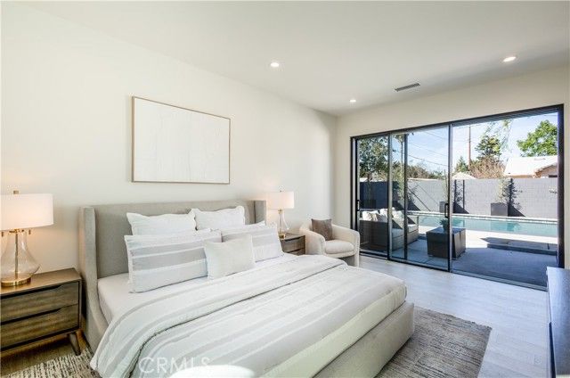 7913 Lasaine, Northridge (los Angeles), CA 91325