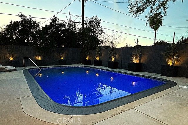 7913 Lasaine, Northridge (los Angeles), CA 91325