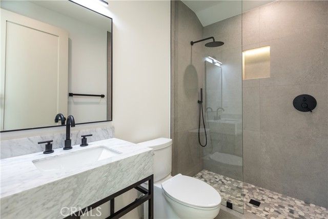 7913 Lasaine, Northridge (los Angeles), CA 91325