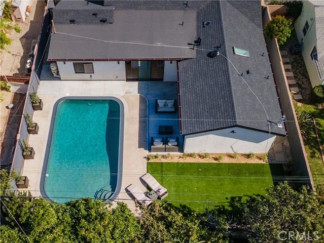 7913 Lasaine, Northridge (los Angeles), CA 91325