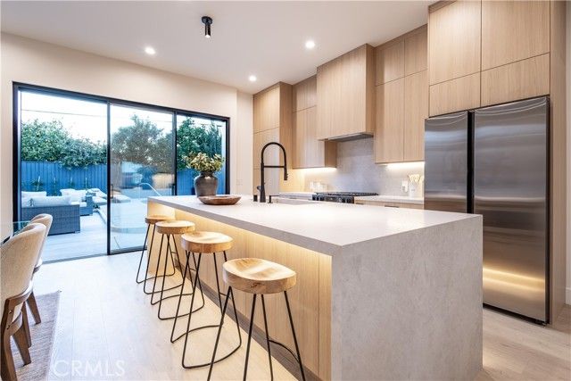 7913 Lasaine, Northridge (los Angeles), CA 91325