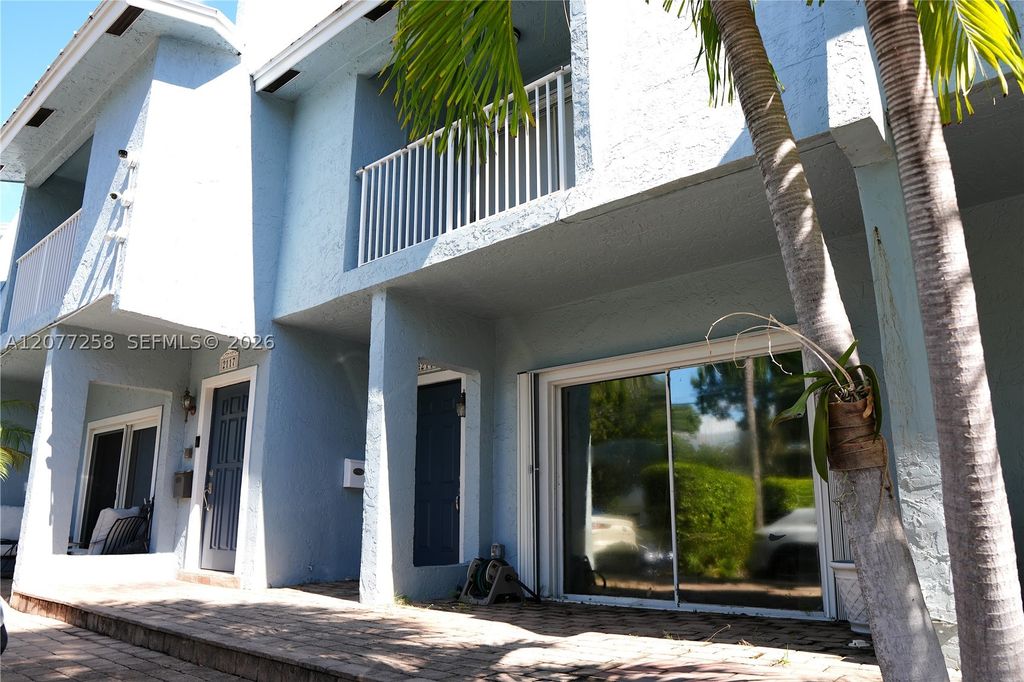2119 NE 44th St, Lighthouse Point, FL 33064