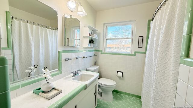 4227 Eisenhauer, San Antonio, TX 78218