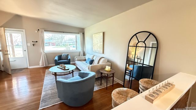 4227 Eisenhauer, San Antonio, TX 78218