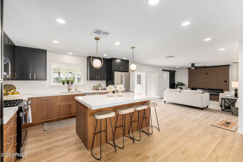 Image 10 of property listing at 1804 N CAMELLIA Street, Tempe, AZ 85288