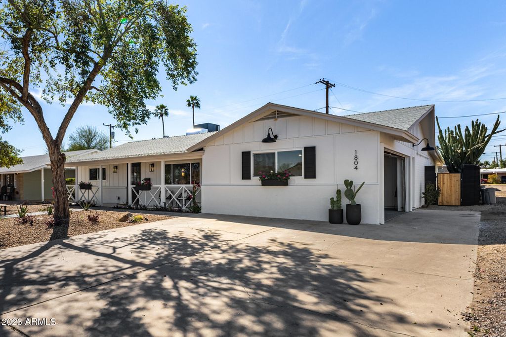 Image 2 of property listing at 1804 N CAMELLIA Street, Tempe, AZ 85288