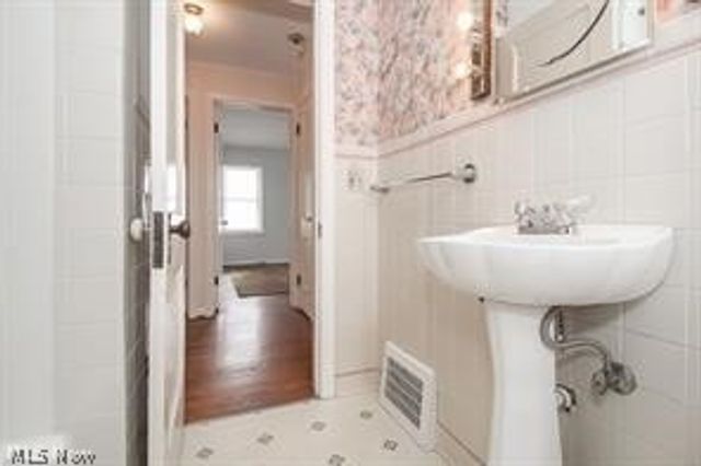 3878 W 134th Street, Cleveland, OH 44111