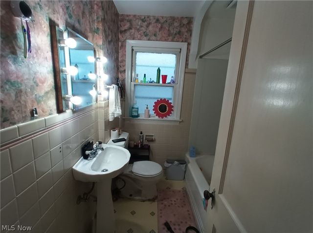 3878 W 134th Street, Cleveland, OH 44111