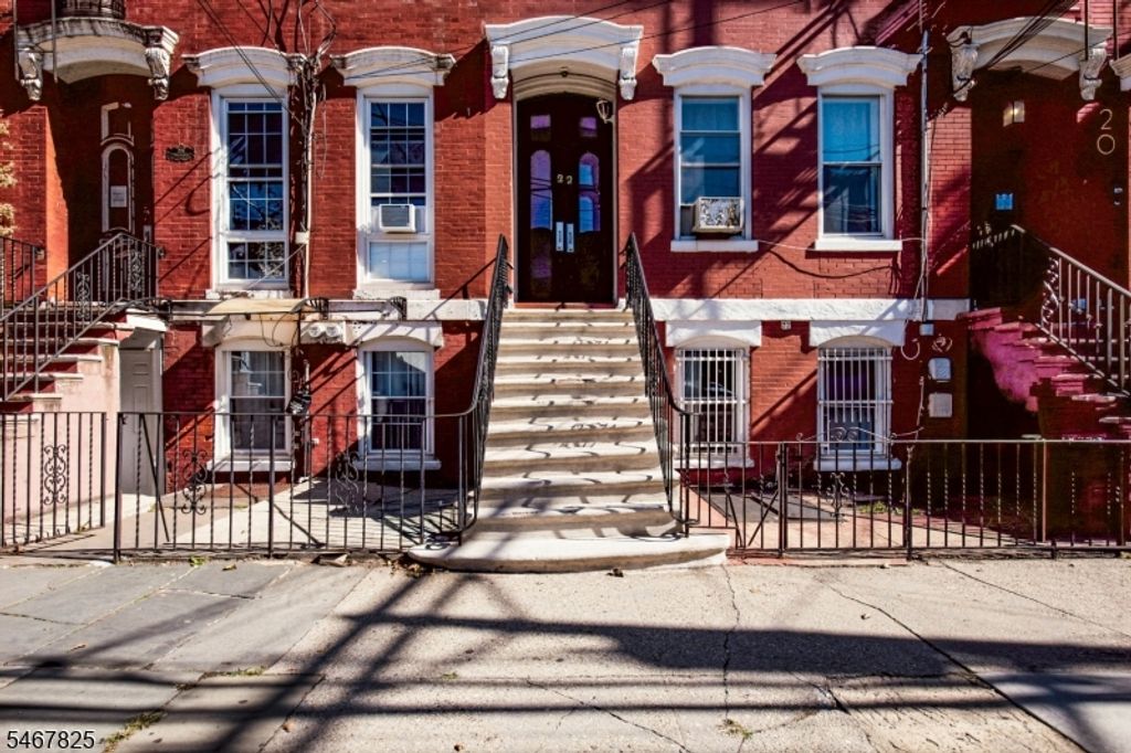 22 Storms Ave, Jersey City, NJ 07306 — photo 4