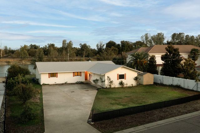 7035 Riverside Drive, Redding, CA 96001