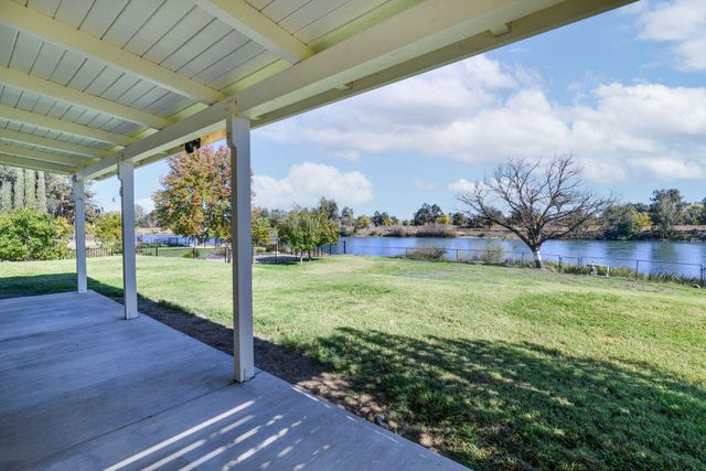 7035 Riverside Drive, Redding, CA 96001