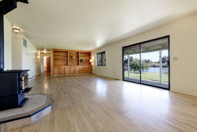 7035 Riverside Drive, Redding, CA 96001