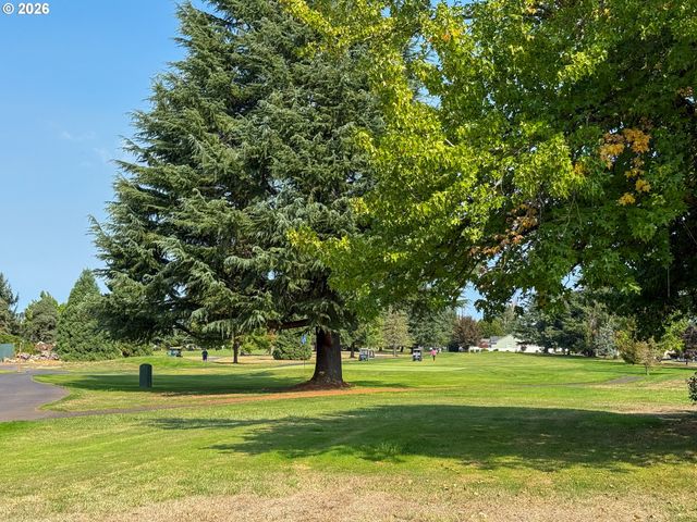 943 OREGON Way, Woodburn, OR 97071