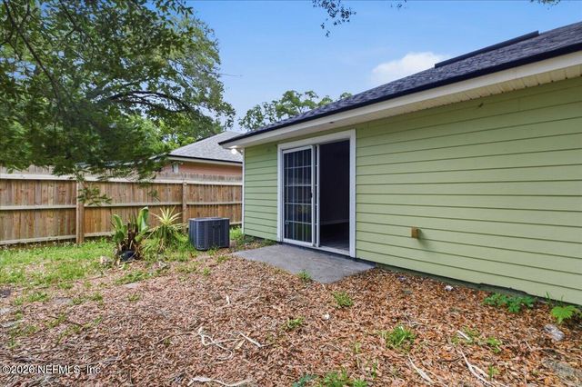 3907 ADIROLF Road, Jacksonville, FL 32207