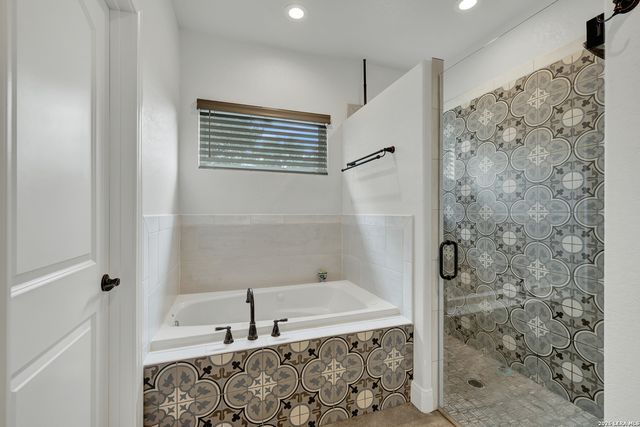 1216 MEYER PKWY, New Braunfels, TX 78132