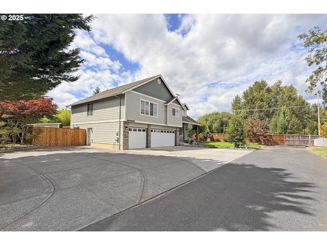 2036 Nw WOODLAND Dr, Mc Minnville, OR 97128