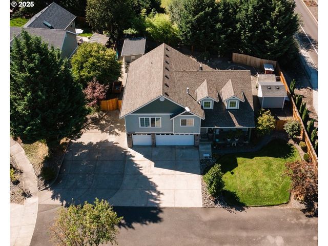 2036 Nw WOODLAND Dr, Mc Minnville, OR 97128