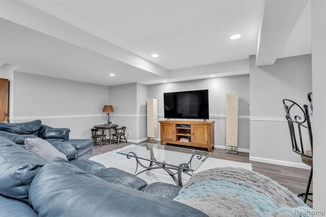 48123 Covington Court, Canton, MI 48187