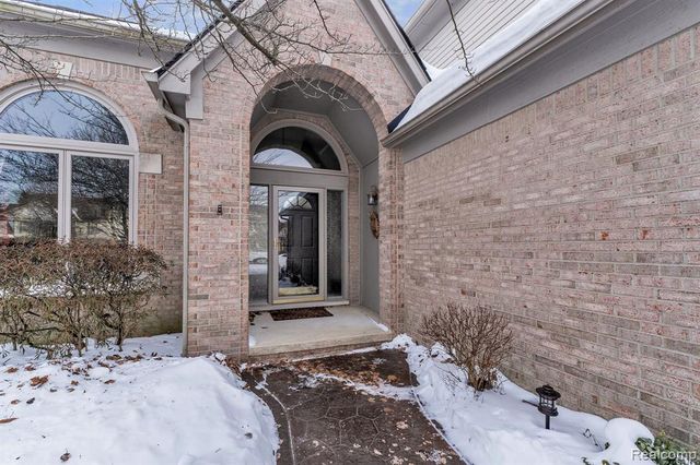 48123 Covington Court, Canton, MI 48187