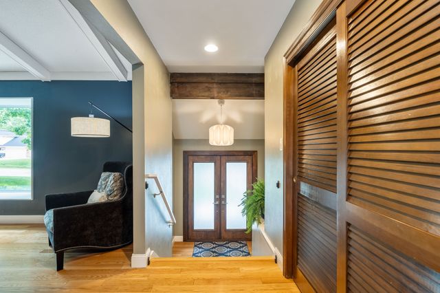 612 34th Place, West Des Moines, IA 50265