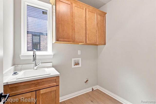 3377 Brookdale Lane 13, Lake Orion, MI 48360