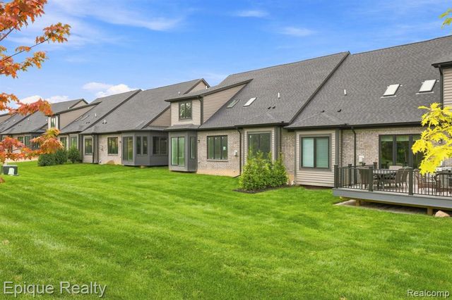 3377 Brookdale Lane 13, Lake Orion, MI 48360