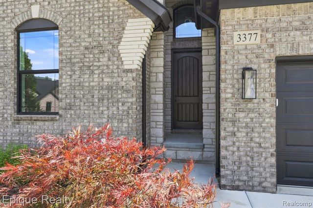 3377 Brookdale Lane 13, Lake Orion, MI 48360