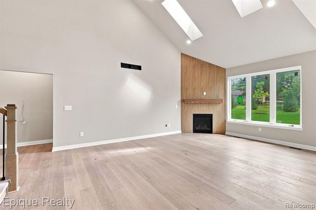 3377 Brookdale Lane 13, Lake Orion, MI 48360