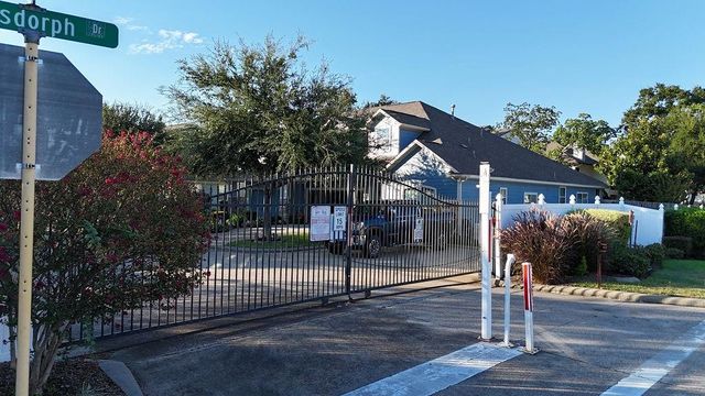 2808 Sand Dune Drive, Seabrook, TX 77586
