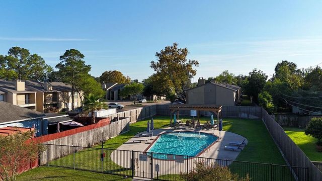 2808 Sand Dune Drive, Seabrook, TX 77586