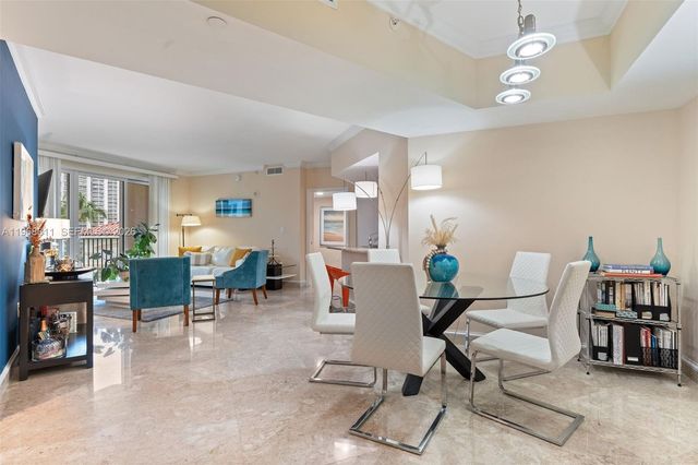 19900 E Country Club Dr 616, Aventura, FL 33180