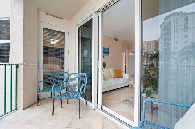 19900 E Country Club Dr 616, Aventura, FL 33180