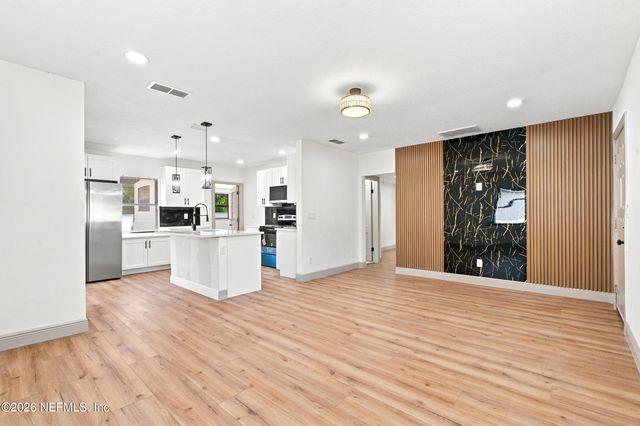 8956 5TH Avenue, Jacksonville, FL 32208