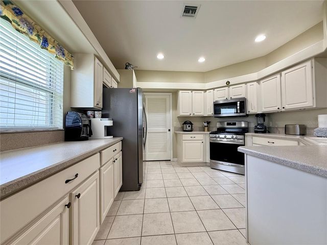 15597 SW 14TH AVENUE ROAD, Ocala, FL 34473