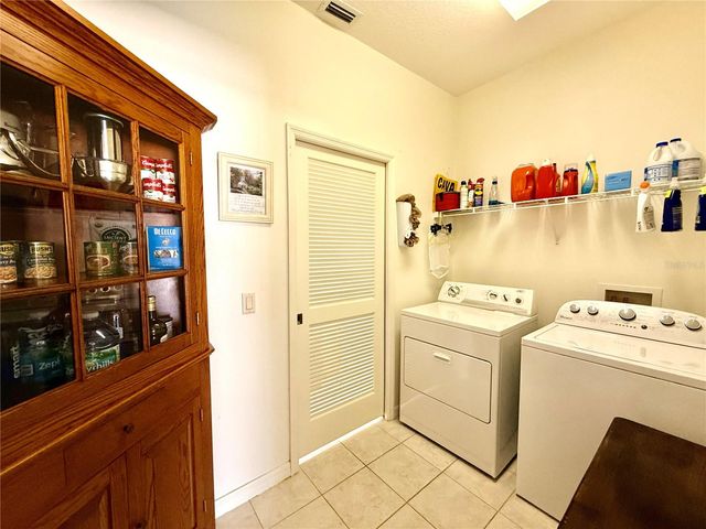 15597 SW 14TH AVENUE ROAD, Ocala, FL 34473
