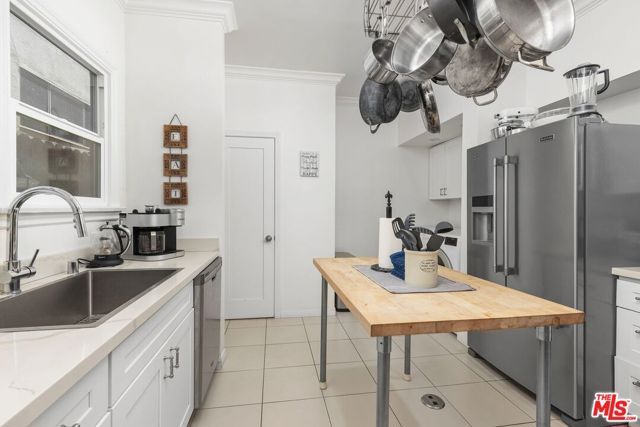 9528 W Olympic Boulevard, Beverly Hills, CA 90212
