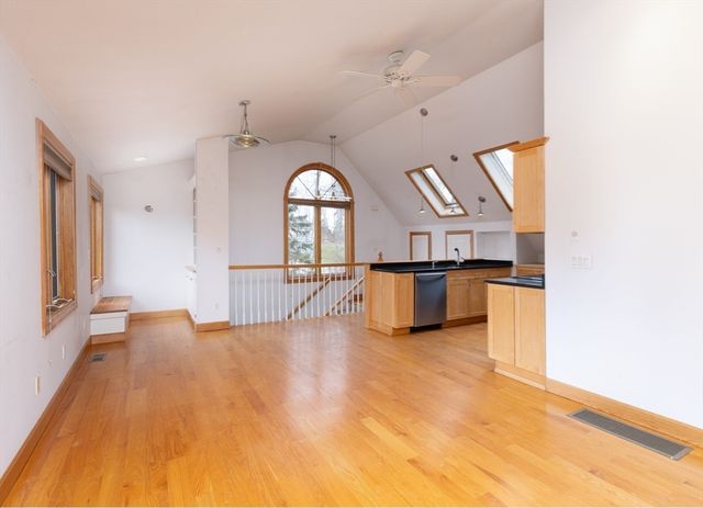 150 Paxton St, Leicester, MA 01524