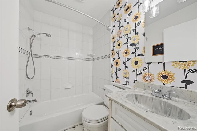 1017 Amelia Avenue, Royal Oak, MI 48073