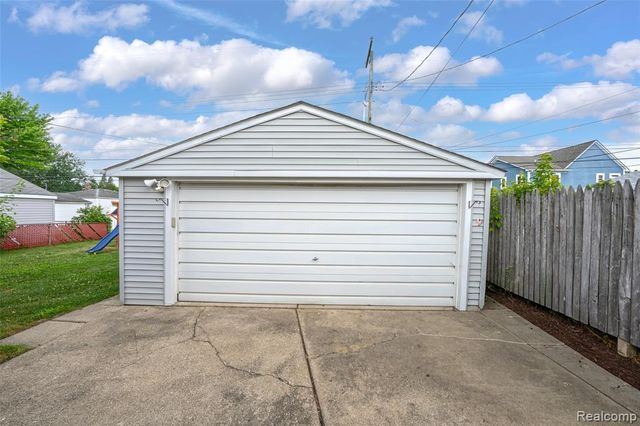 1017 Amelia Avenue, Royal Oak, MI 48073