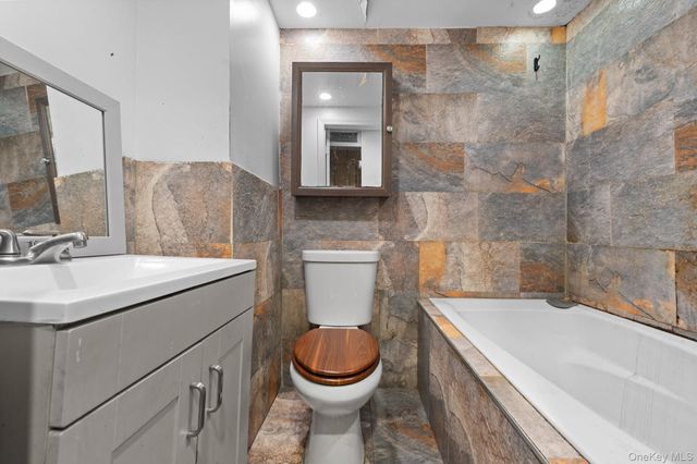 997 E 52nd Street, Brooklyn, NY 11234