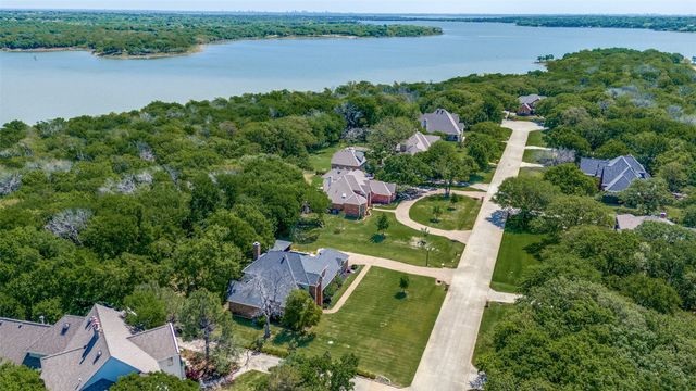4007 Brooks Court, Highland Village, TX 76226