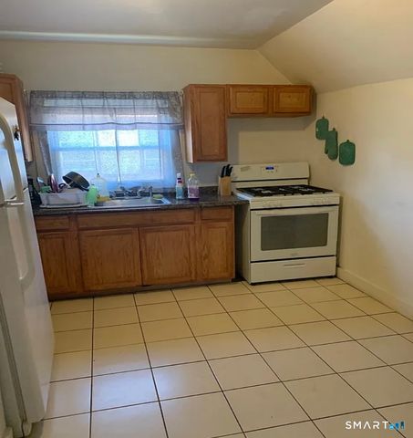 498-500 Wilmot Avenue, Bridgeport, CT 06605