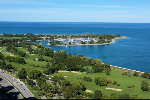 3730 N Lake Shore Drive 5B, Chicago, IL 60613