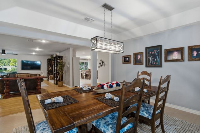 3001 Curry Road, Arlington, TX 76001