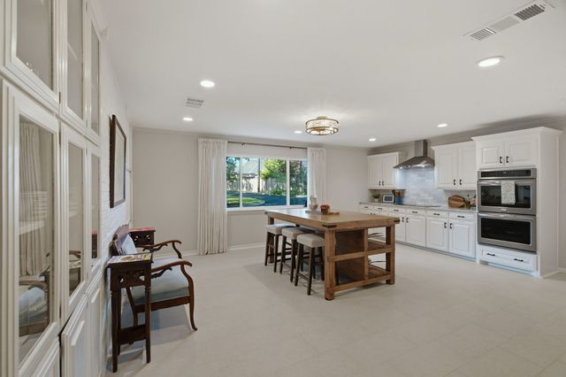 3001 Curry Road, Arlington, TX 76001