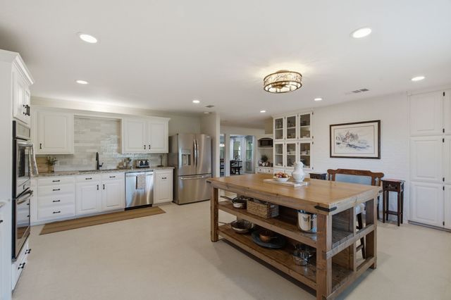 3001 Curry Road, Arlington, TX 76001