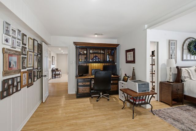 3001 Curry Road, Arlington, TX 76001
