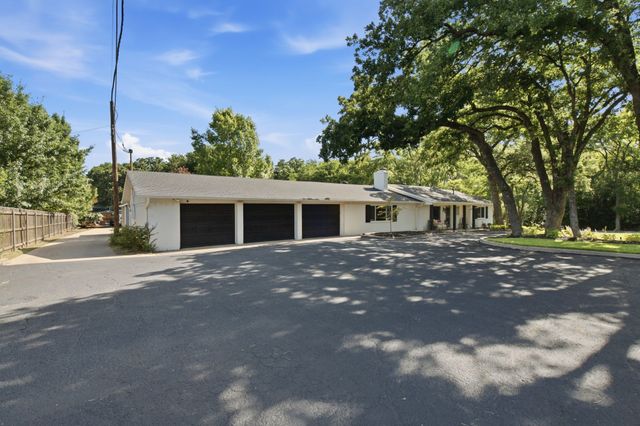 3001 Curry Road, Arlington, TX 76001