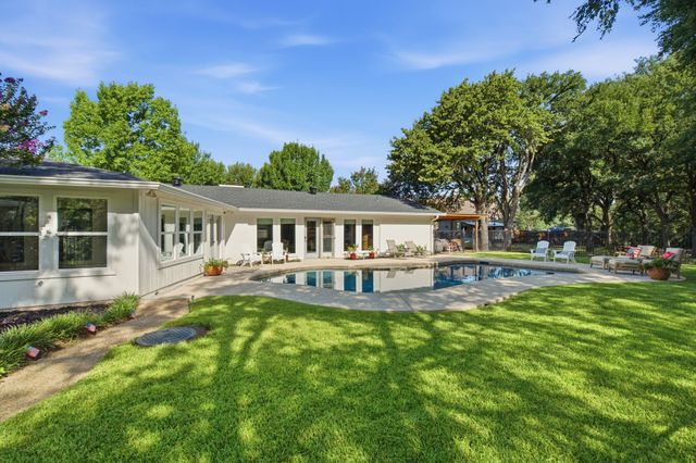 3001 Curry Road, Arlington, TX 76001