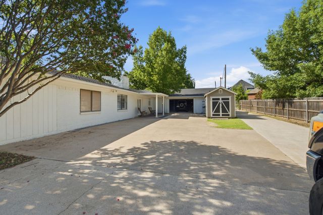 3001 Curry Road, Arlington, TX 76001